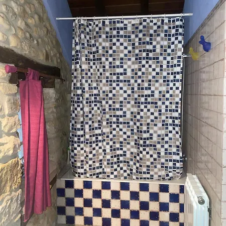 Acogedor Alojamiento Para Familias Abadiano Celayeta Exterior photo